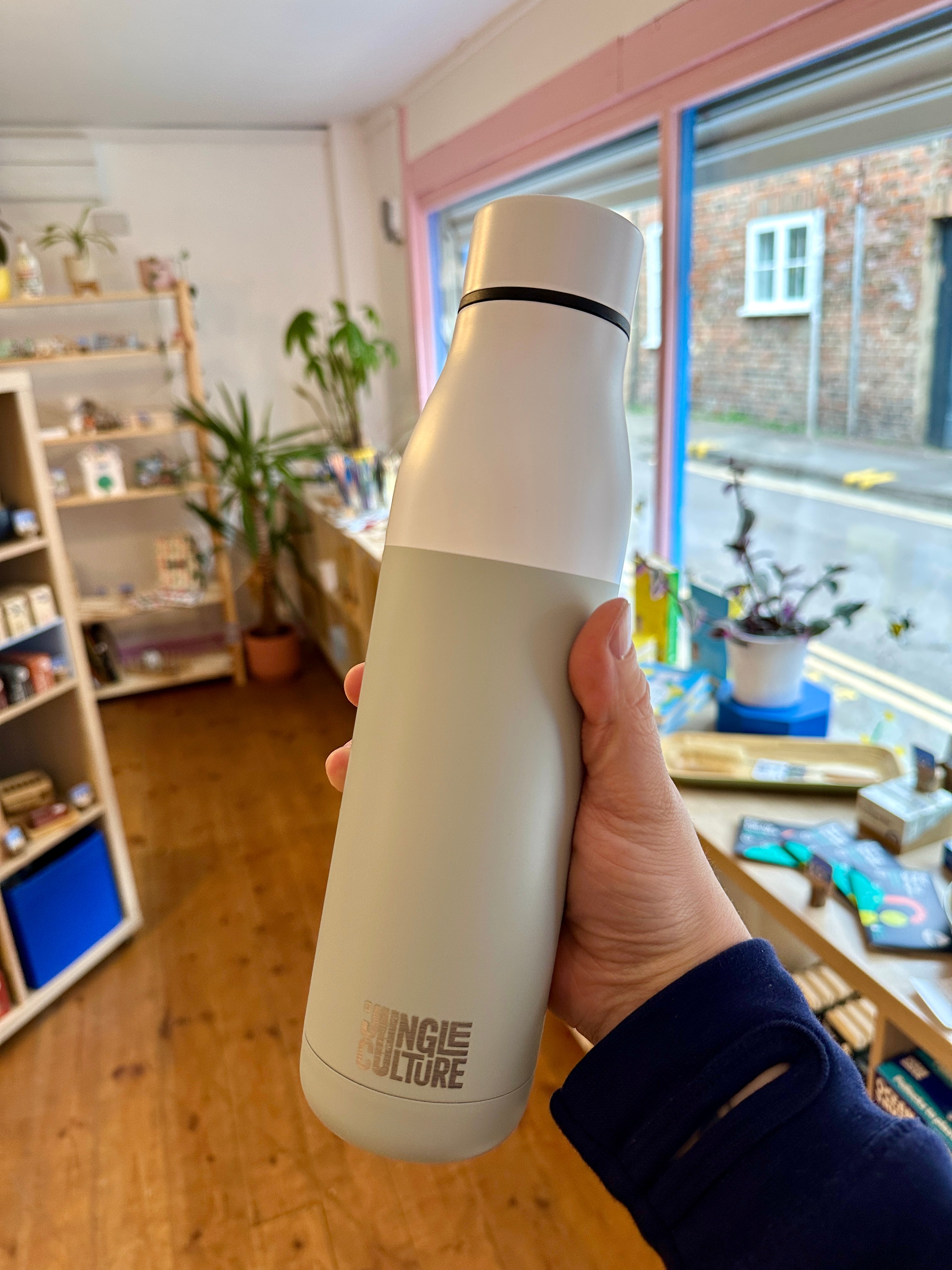 650ml Insulated Reusable Stainless Steel Drinks Bottles - White