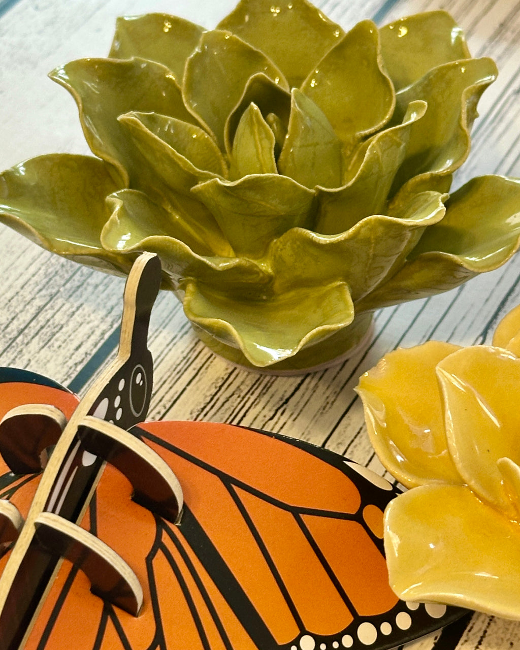 Ceramic Green Tiger Lily Flower - Chive UK